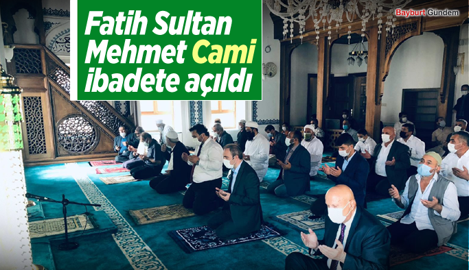 Fatih Sultan Mehmet Cami ibadete açıldı