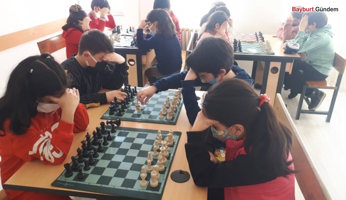 İlkokul öğrencileri eTwinning projesiyle satranç öğreniyor