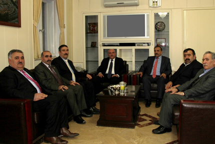 Bayburt Yardımlaşma Derneği Genel Başkanı ve Üyeleri Vali İpek'i Ziyaret Etti 